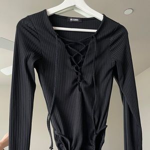 Misguided deep cross bodysuit black